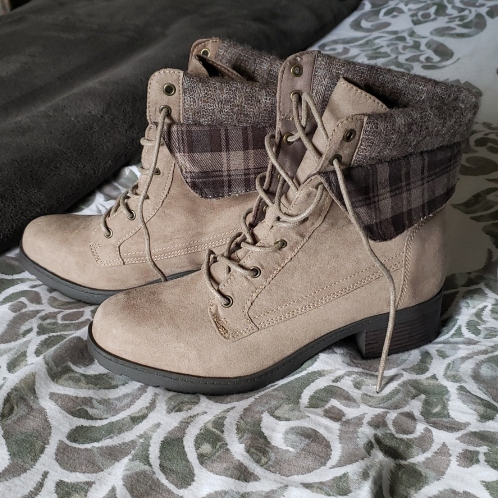 NWOT Brash Boots